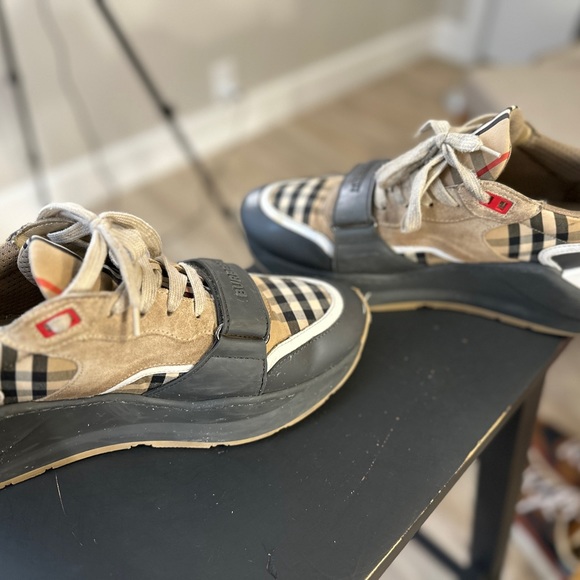 Burberry men’s sneakers - Picture 4 of 8